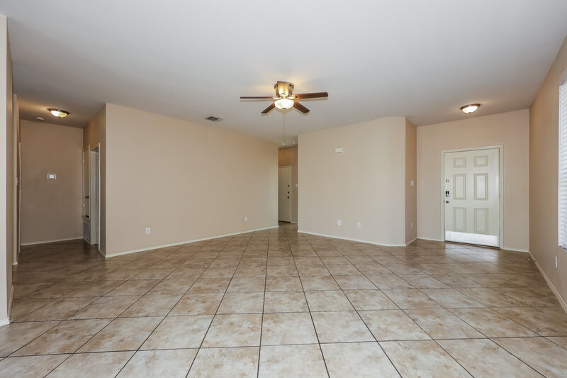 1,820/Mo, 1104 Castle Springs Rd. Fort Worth, TX 76134 Living Room View