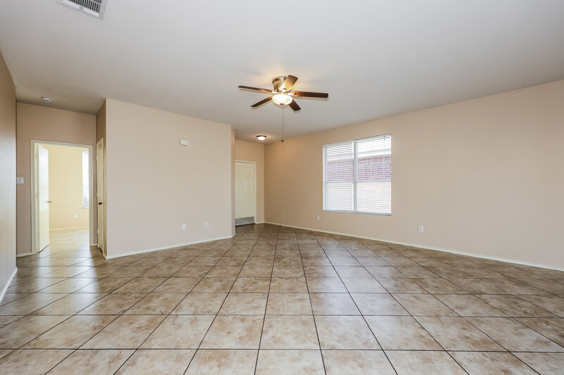 1,820/Mo, 1104 Castle Springs Rd. Fort Worth, TX 76134 Living Room View 2