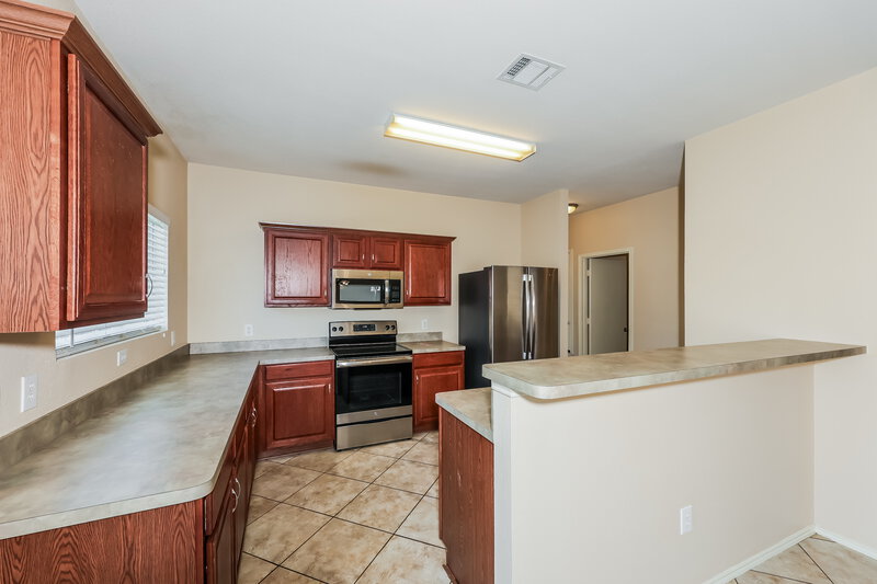 1,820/Mo, 1104 Castle Springs Rd. Fort Worth, TX 76134 Kitchen View 2