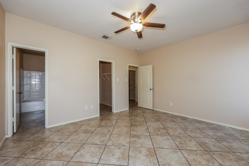 1,820/Mo, 1104 Castle Springs Rd. Fort Worth, TX 76134 Main Bedroom View 2