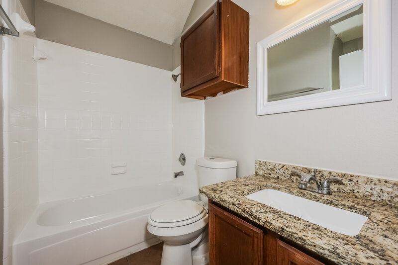 2,115/Mo, 8440 Auburn Drive Fort Worth, TX 76123 Bathroom View