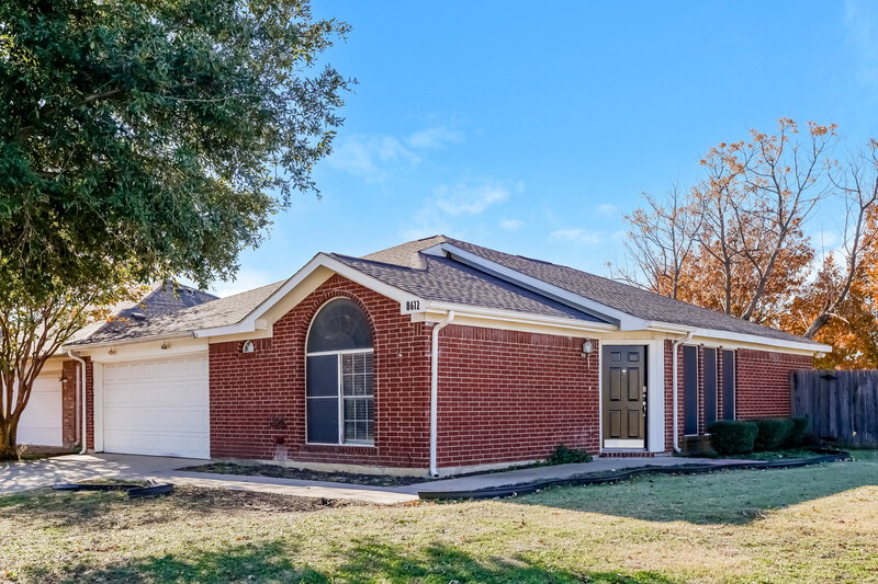 1,945/Mo, 8612 Garden Springs Drive Fort Worth, TX 76123 External View