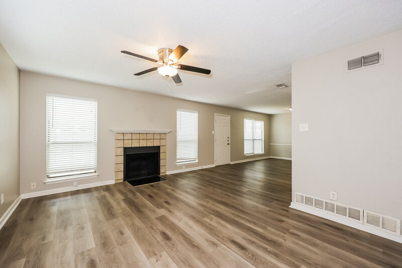 2,155/Mo, 1804 Lincolnshire Way Fort Worth, TX 76134 Living Room View 2