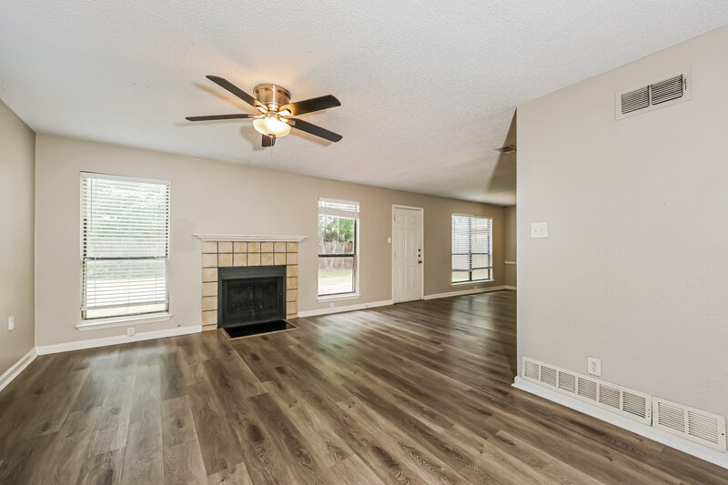 1,865/Mo, 1804 Lincolnshire Way Fort Worth, TX 76134 Living Room View 3
