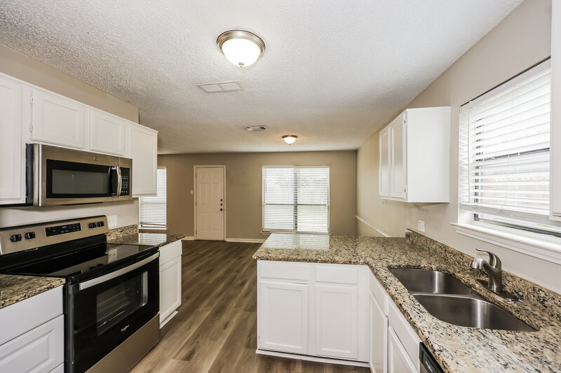 2,155/Mo, 1804 Lincolnshire Way Fort Worth, TX 76134 Kitchen View