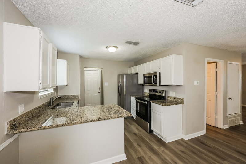 2,155/Mo, 1804 Lincolnshire Way Fort Worth, TX 76134 Kitchen View 2