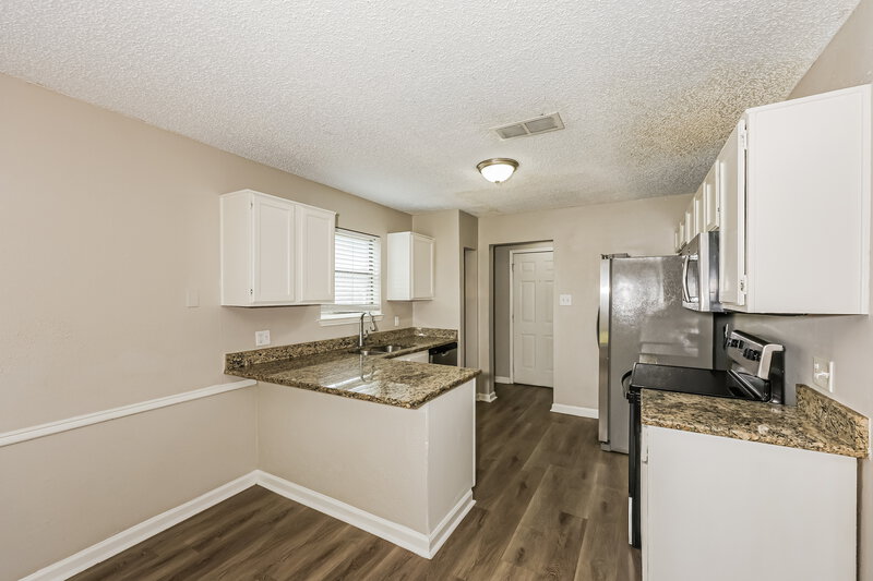 1,865/Mo, 1804 Lincolnshire Way Fort Worth, TX 76134 Kitchen View 2