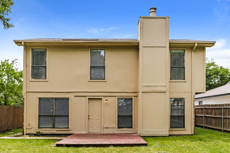 1,750/Mo, 1804 Lincolnshire Way Fort Worth, TX 76134 Rear View