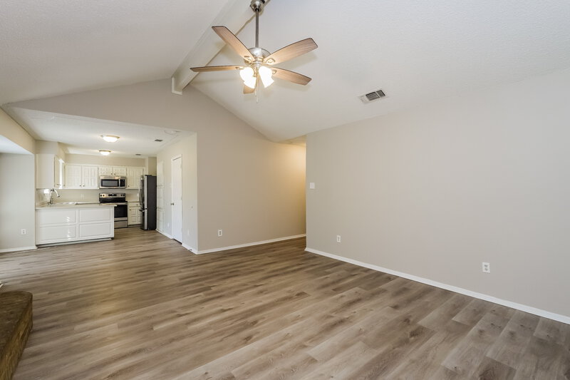 1,995/Mo, 749 Parkview Drive Burleson, TX 76028 Living Room View 3