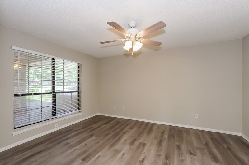 1,995/Mo, 749 Parkview Drive Burleson, TX 76028 Main Bedroom View 2