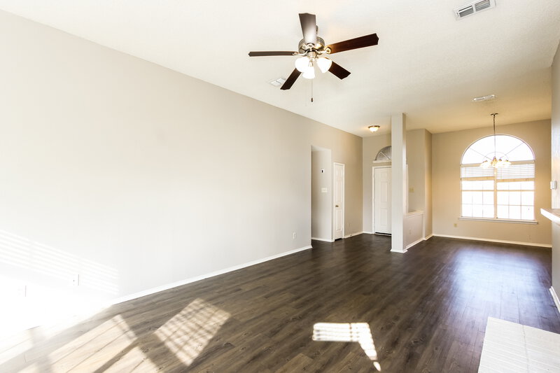 2,385/Mo, 810 Lovern St Cedar Hill, TX 75104 Living Room View 4
