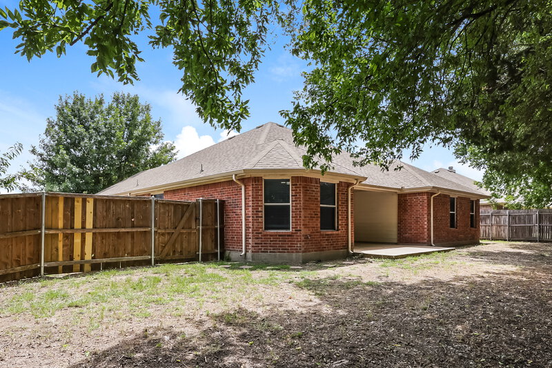 2,260/Mo, 115 Richard Lane Red Oak, TX 75154 Rear View