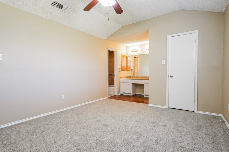 0/Mo, 405 Lemon Drive Arlington, TX 76018 Main Bedroom View