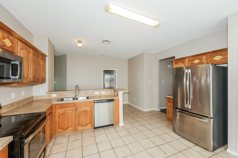 2,190/Mo, 721 Horseshoe Desoto, TX 75115 Kitchen View 2