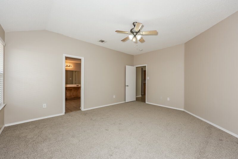 2,190/Mo, 721 Horseshoe Desoto, TX 75115 Main Bedroom View 2
