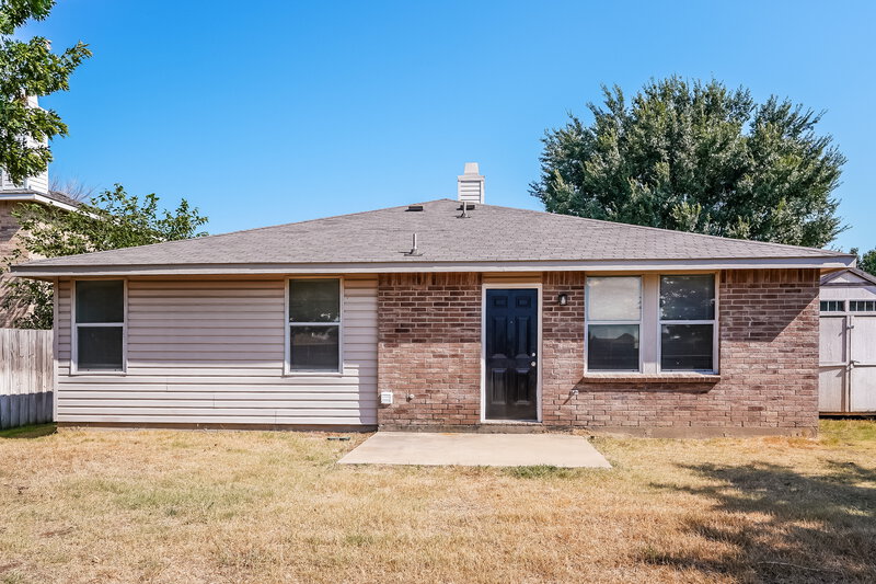 2,100/Mo, 1968 Riverchase Lane Fort Worth, TX 76247 Rear View