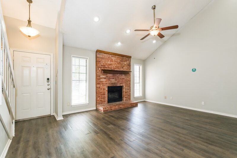 2,595/Mo, 2433 Deer Run Lewisville, TX 75067 Living Room View