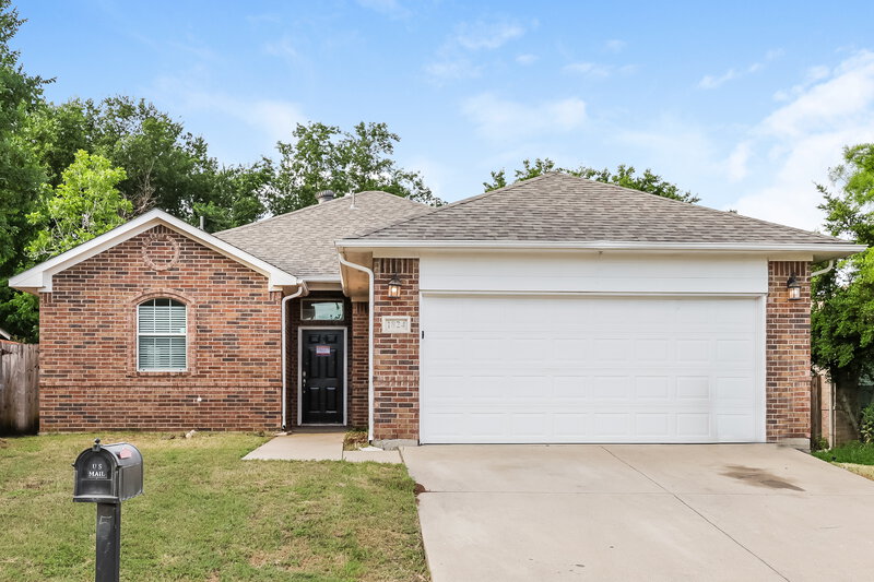 2,380/Mo, 1824 Alanbrooke Drive Fort Worth, TX 76140 External View