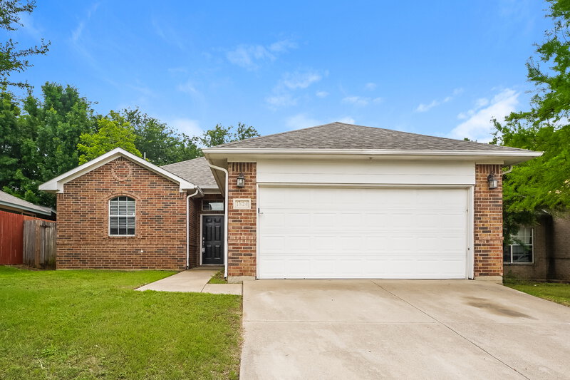 1,970/Mo, 1824 Alanbrooke Drive Fort Worth, TX 76140 External View