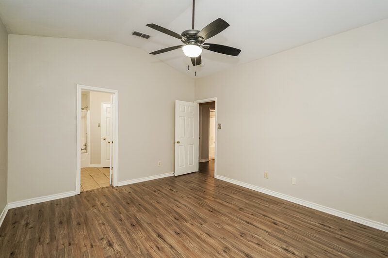 1,970/Mo, 1824 Alanbrooke Drive Fort Worth, TX 76140 Main Bedroom View