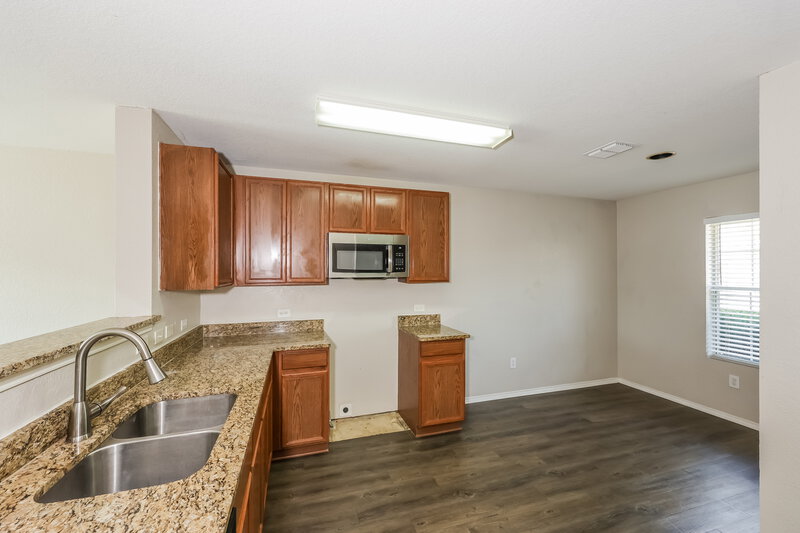 1,915/Mo, 1433 Royal Meadows Trail Fort Worth, TX 76140 Kitchen View