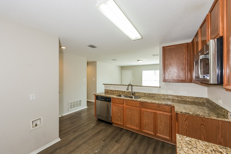 1,915/Mo, 1433 Royal Meadows Trail Fort Worth, TX 76140 Kitchen View 2
