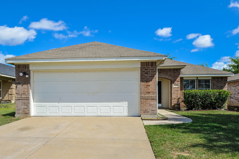 1,845/Mo, 3301 Royal Crest Drive Fort Worth, TX 76140 External View