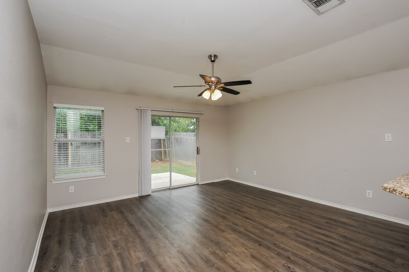 1,845/Mo, 3301 Royal Crest Drive Fort Worth, TX 76140 Living Room View