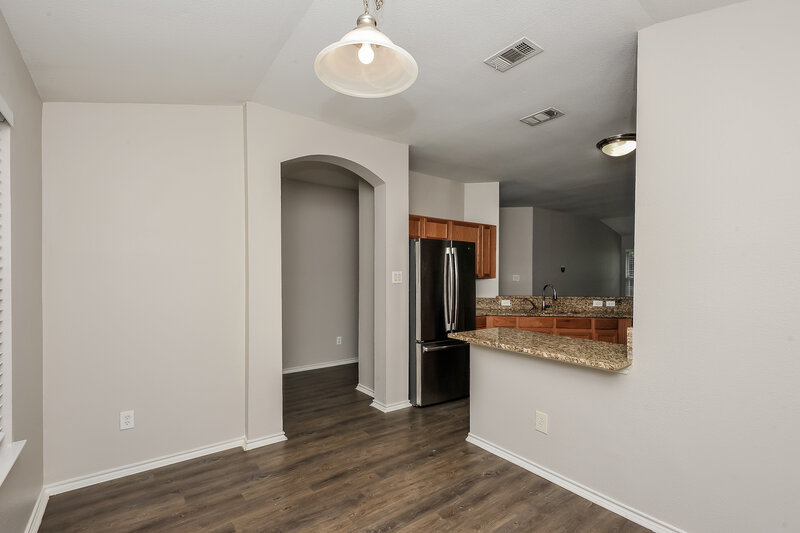 1,845/Mo, 3301 Royal Crest Drive Fort Worth, TX 76140 Dining Room View 2