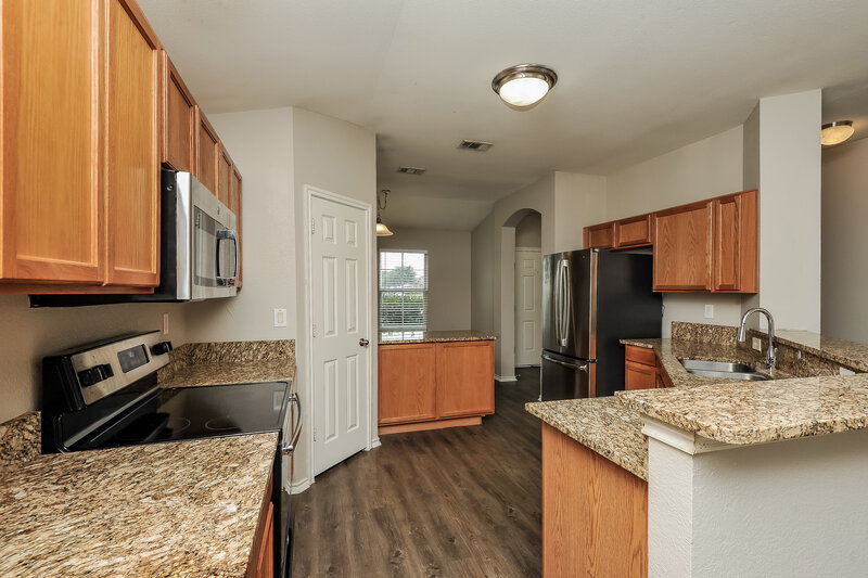 1,845/Mo, 3301 Royal Crest Drive Fort Worth, TX 76140 Kitchen View