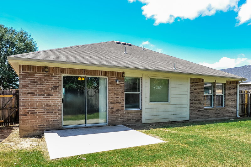 1,845/Mo, 3301 Royal Crest Drive Fort Worth, TX 76140 Rear View