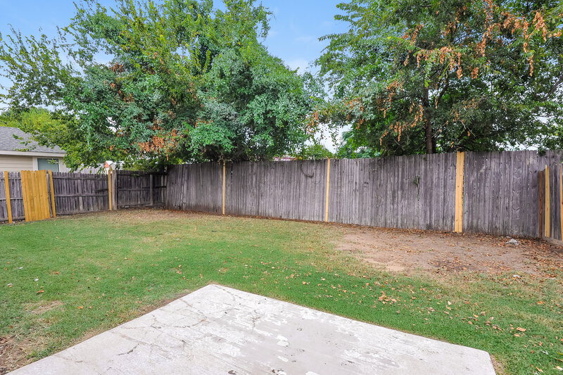 1,845/Mo, 3301 Royal Crest Drive Fort Worth, TX 76140 Rear View 2