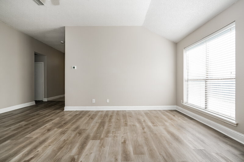 2,645/Mo, 304 Pinnacle Drive Cedar Hill, TX 75104 Living Room View 2