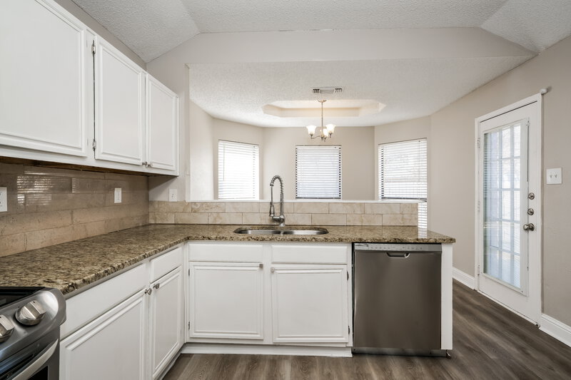 2,645/Mo, 304 Pinnacle Drive Cedar Hill, TX 75104 Kitchen View 2