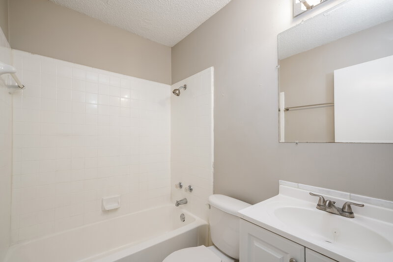 2,645/Mo, 304 Pinnacle Drive Cedar Hill, TX 75104 Bathroom View