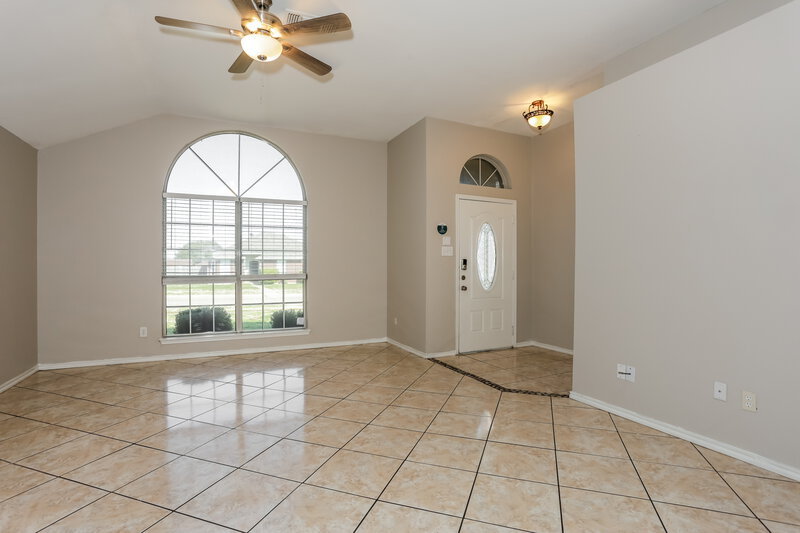 2,050/Mo, 1101 Castleman Drive Cedar Hill, TX 75104 Living Room View