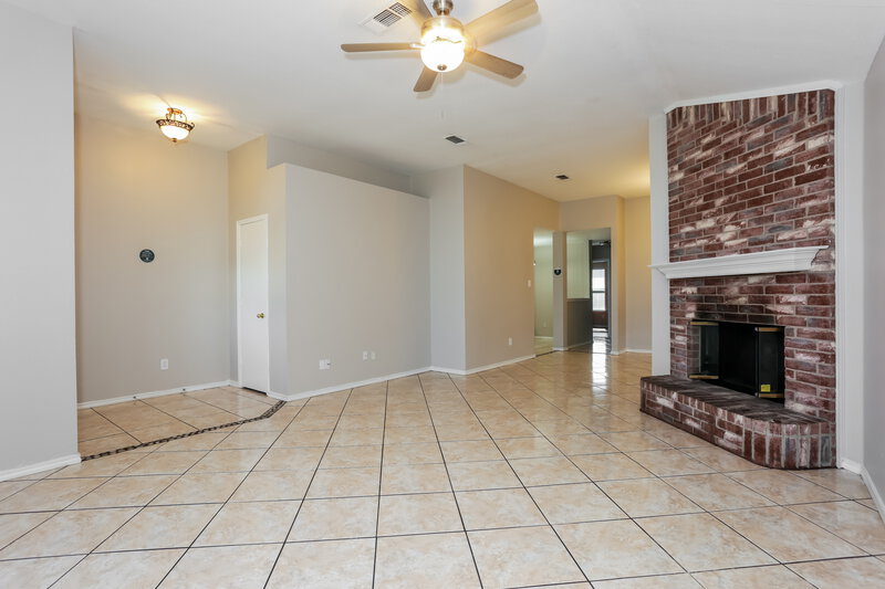 2,050/Mo, 1101 Castleman Drive Cedar Hill, TX 75104 Living Room View 2