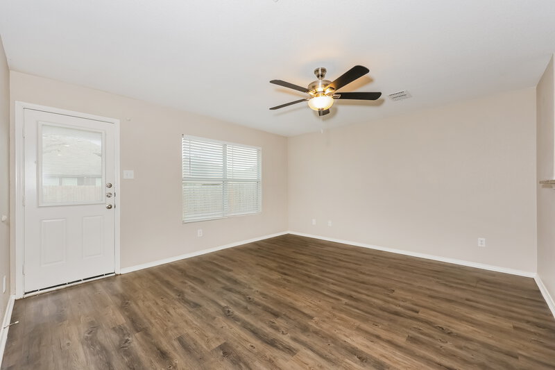 1,760/Mo, 1329 Castle Ridge Road Fort Worth, TX 76140 Living Room View 2
