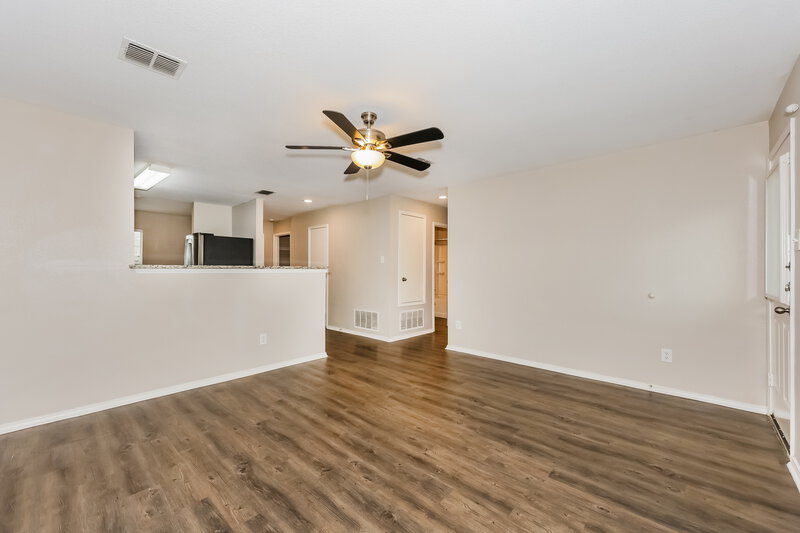1,760/Mo, 1329 Castle Ridge Road Fort Worth, TX 76140 Living Room View 3