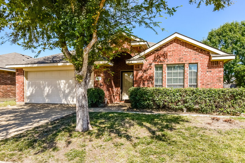 1,905/Mo, 2010 Eagle Lake Drive Forney, TX 75126 Front View