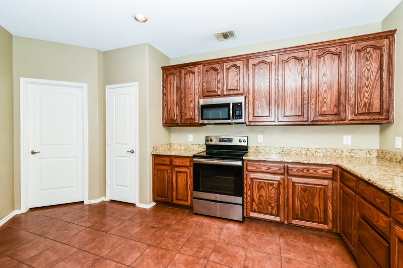 1,905/Mo, 2010 Eagle Lake Drive Forney, TX 75126 Kitchen View