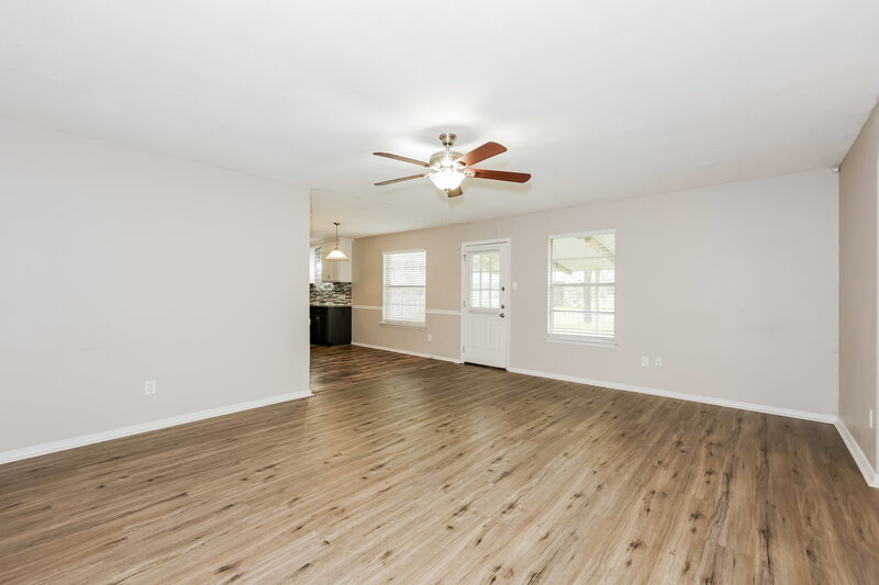 1,835/Mo, 812 Lynne Lane Burleson, TX 76028 Living Room View