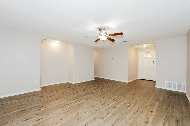 1,835/Mo, 812 Lynne Lane Burleson, TX 76028 Living Room View 3