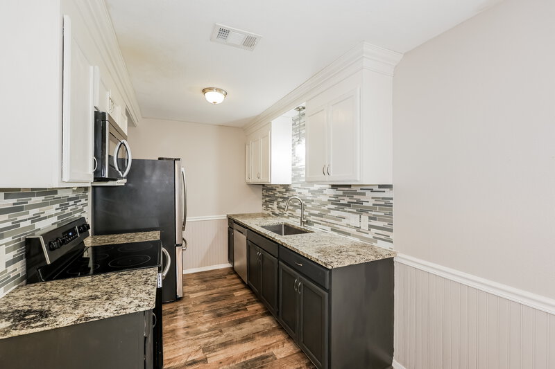 1,835/Mo, 812 Lynne Lane Burleson, TX 76028 Kitchen View 3