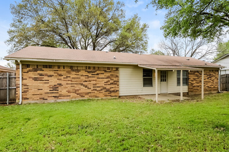 1,835/Mo, 812 Lynne Lane Burleson, TX 76028 Rear View