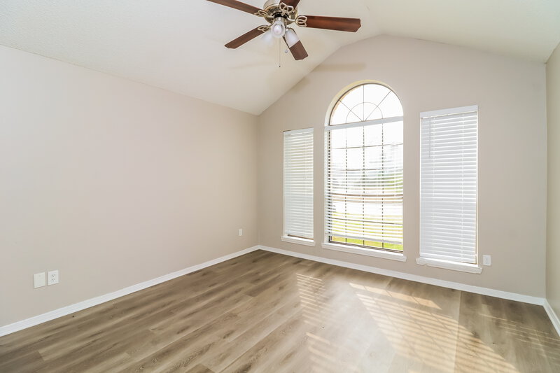 2,105/Mo, 809 Wyndham Place Arlington, TX 76017 Main Bedroom View