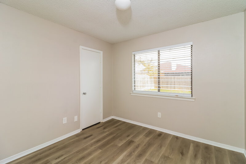 2,105/Mo, 809 Wyndham Place Arlington, TX 76017 Bedroom View 2