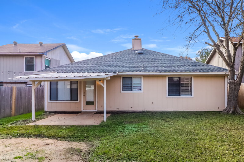 2,105/Mo, 809 Wyndham Place Arlington, TX 76017 Rear View