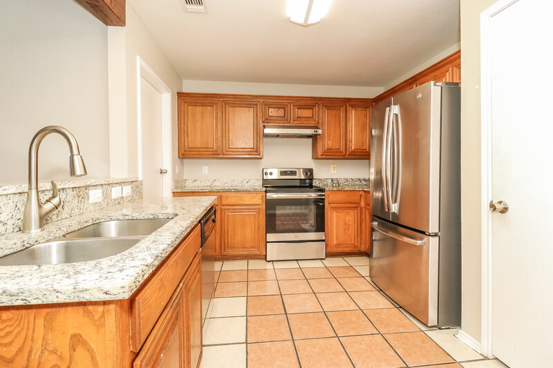 1,910/Mo, 1100 Savage Dr Denton, TX 76207 Kitchen View 2