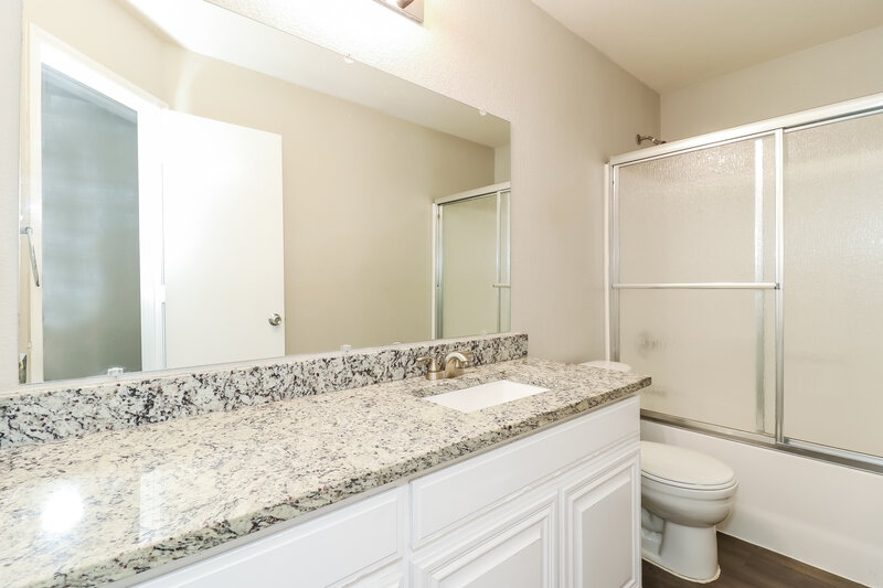 1,910/Mo, 1100 Savage Dr Denton, TX 76207 Bathroom View